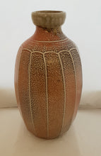 Load image into Gallery viewer, Phil Rogers Studio Pottery Vase