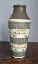 Load image into Gallery viewer, Glyn Colledge &#39;Sycamore&#39; Vase
